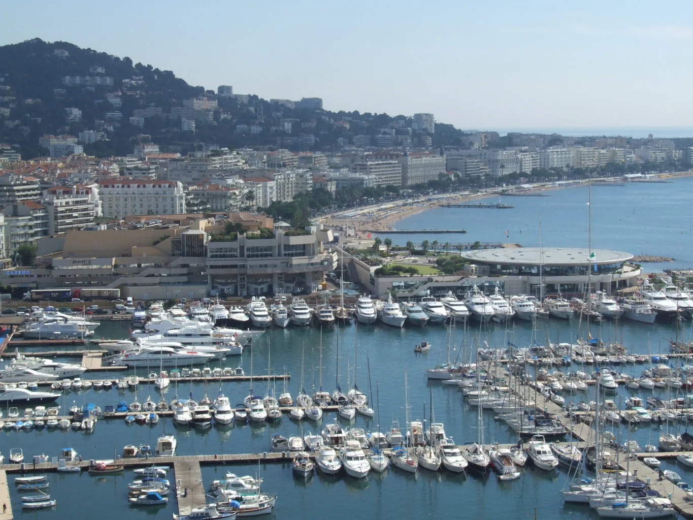 Cannes-Mandelieu Airport (LFMD / CEQ)